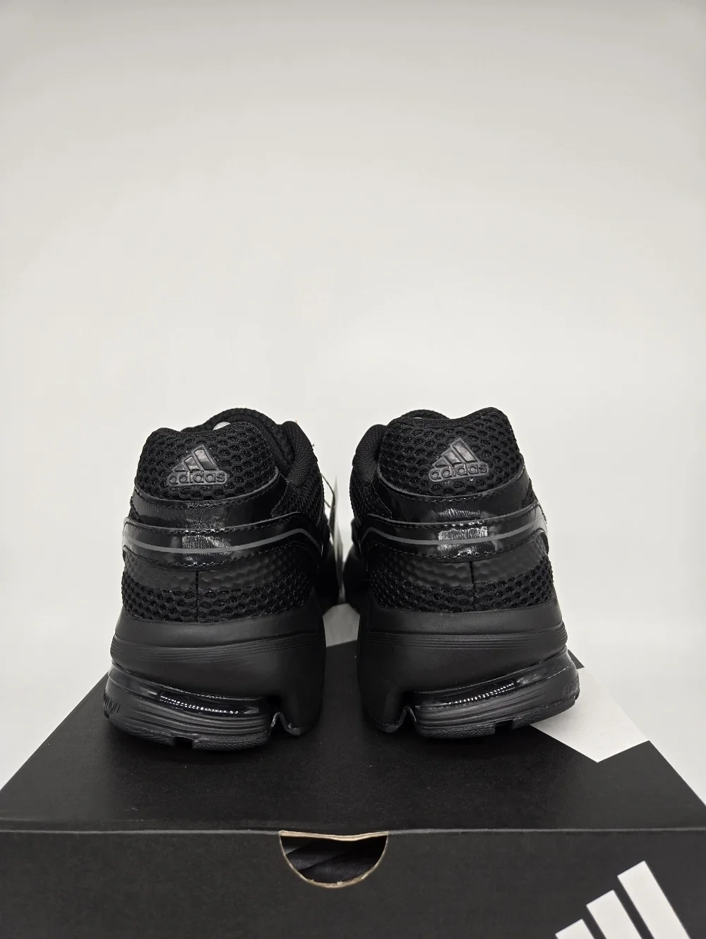 adidas Men's Spiritain 2000 Black Grey Carbon Shoes Size 9.5 New
